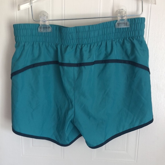 ACTIVE SHORTS - Picture 2 of 3